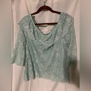 Woman’s blouse lace arm steel color